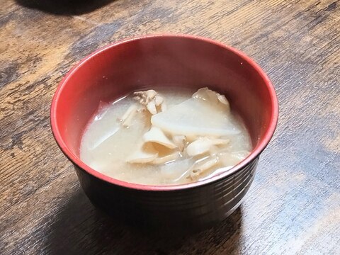 大根と舞茸のお味噌汁